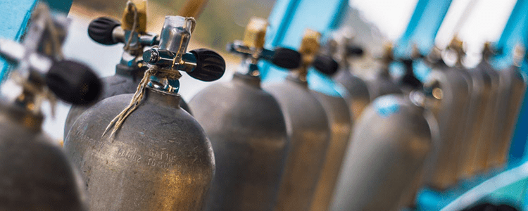 Газовые баллоны на Кузнецком мосту